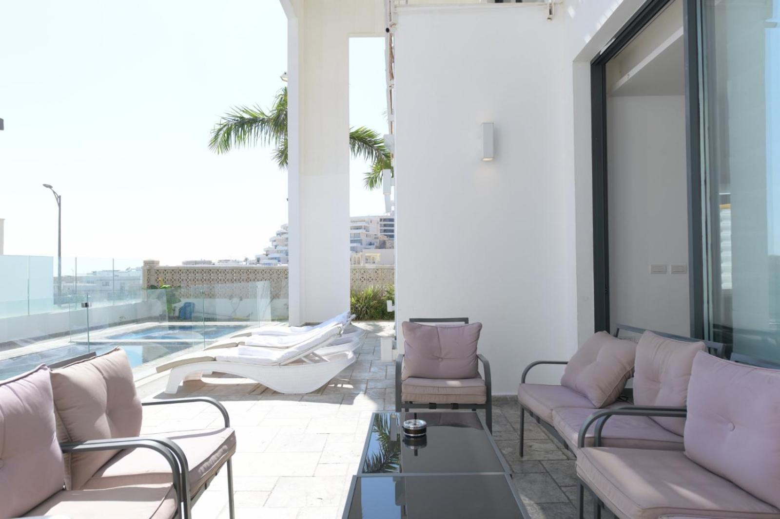 New ! 430m Luxury Class 8-bdr Exclusive Design Heated Pool Jucuzzi Sauna Villa *