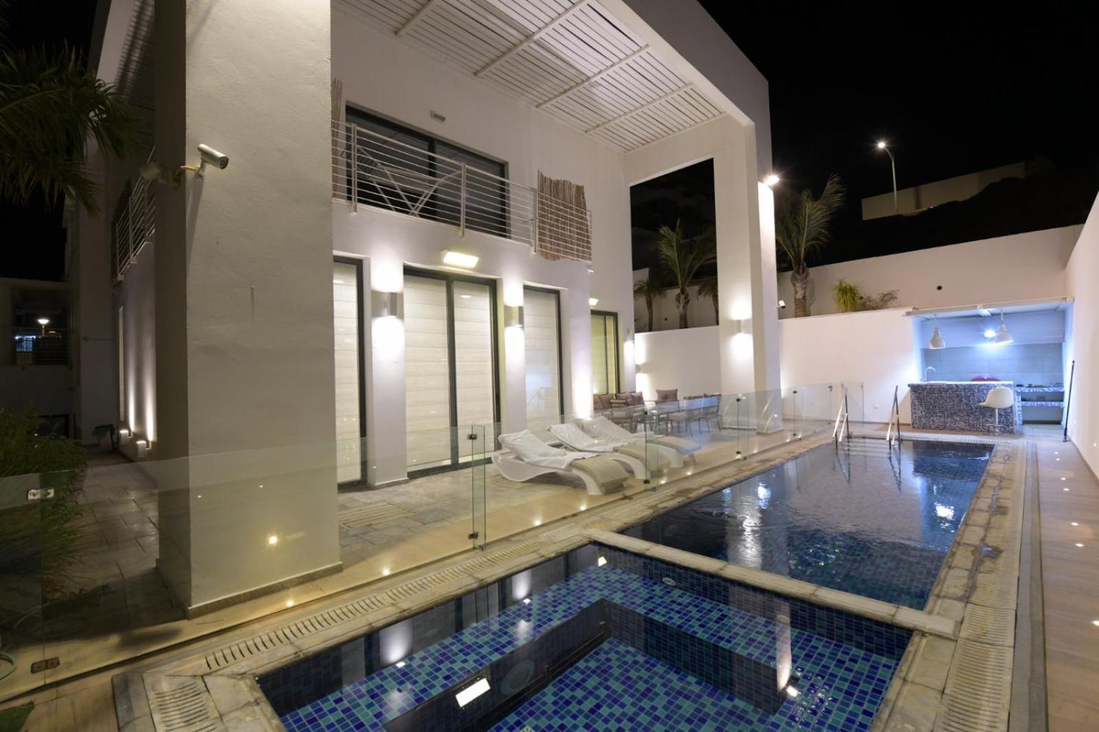 Villa New ! 430m Luxury Class 8-bdr Exclusive Design Heated Pool Jucuzzi Sauna *