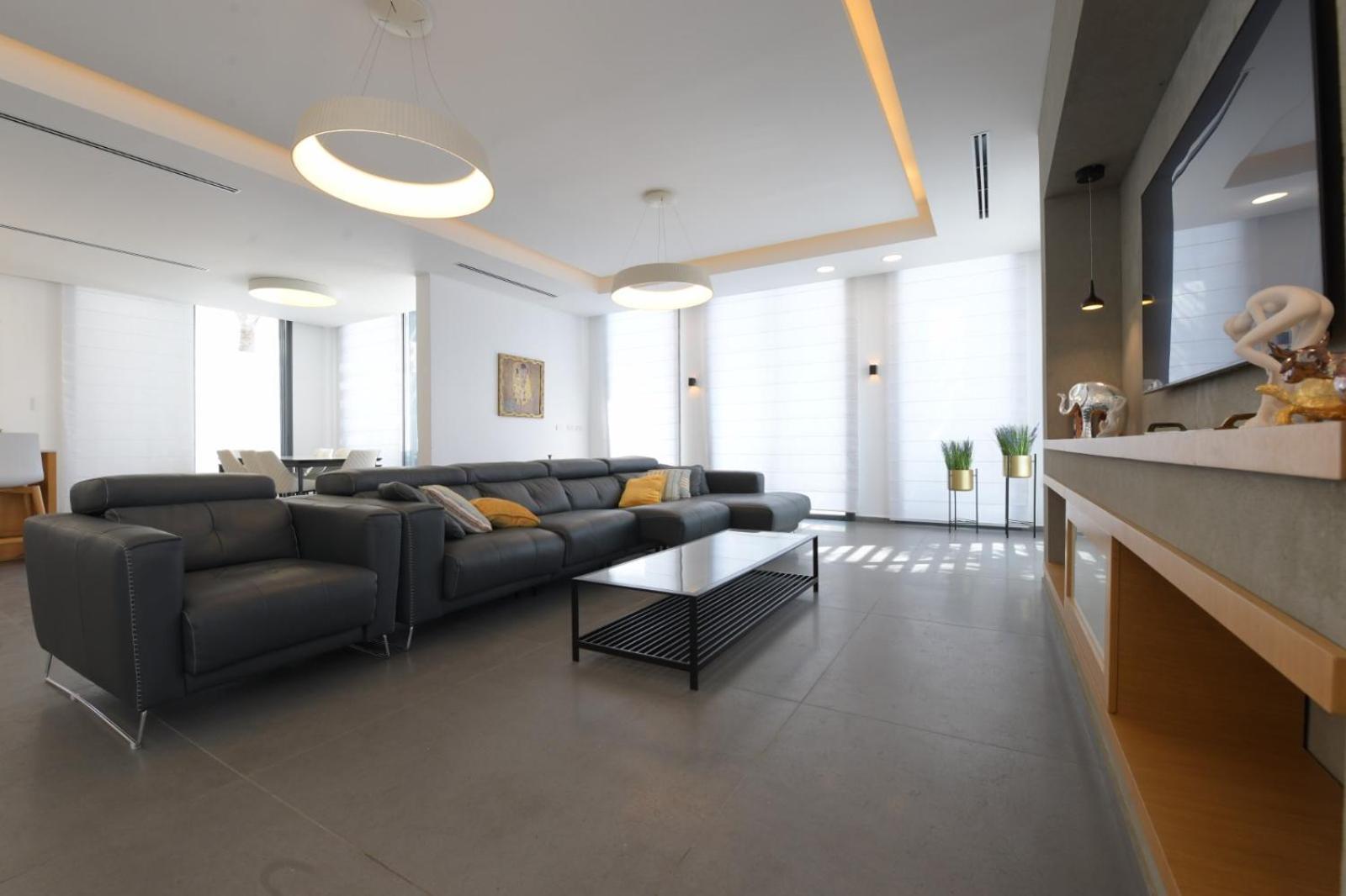 Villa New ! 430m Luxury Class 8-bdr Exclusive Design Heated Pool Jucuzzi Sauna Eilat