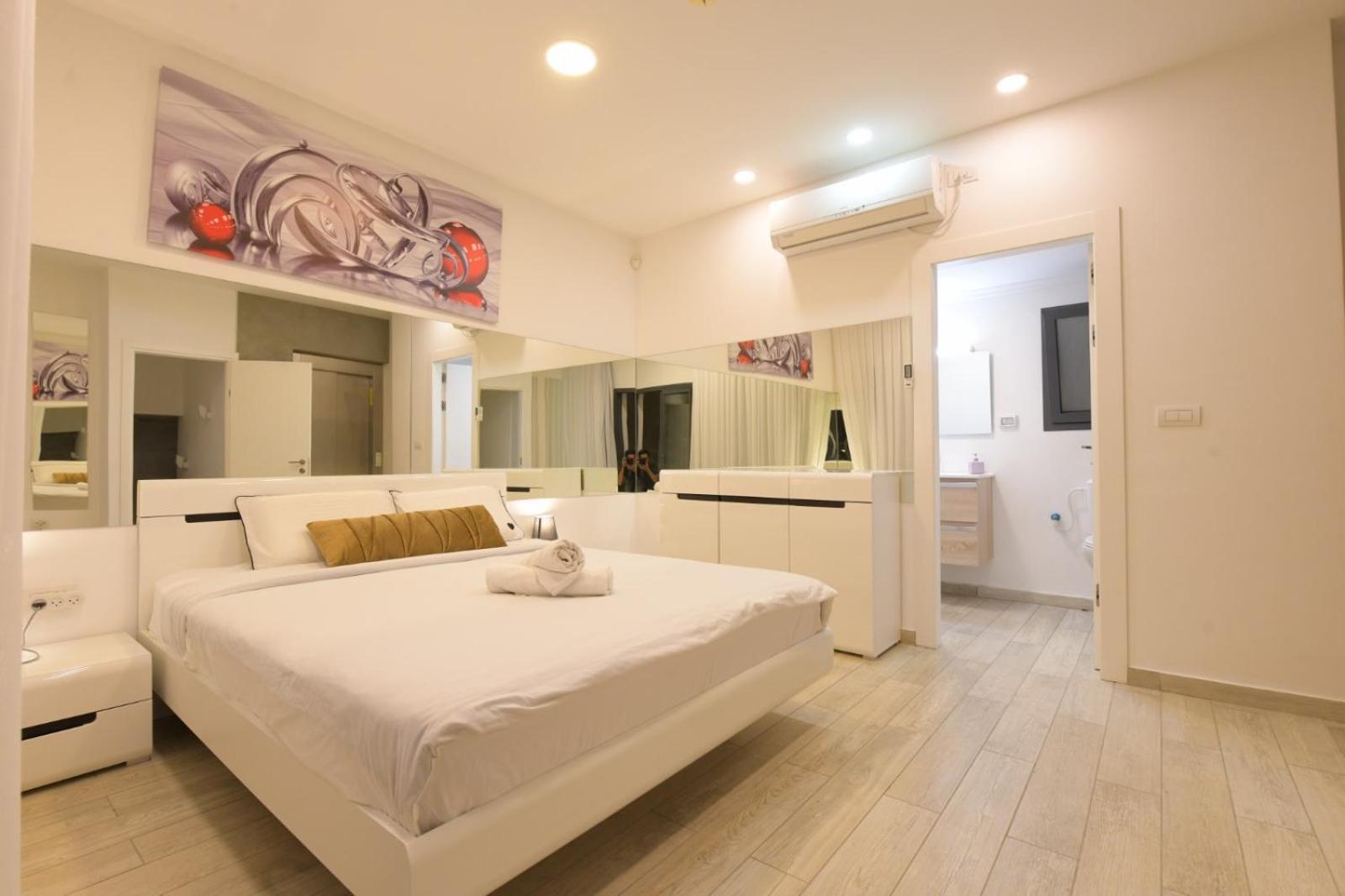 New ! 430m Luxury Class 8-bdr Exclusive Design Heated Pool Jucuzzi Sauna Villa Eilat